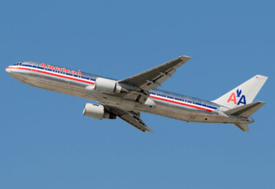 AmericanAirlines 763 N361AA LAX 071009