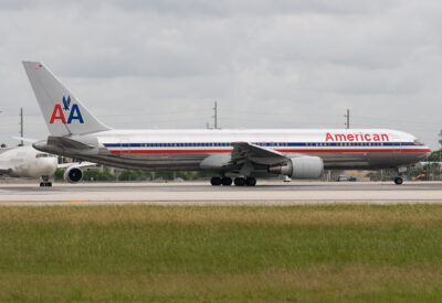 AmericanAirlines 763 N396AN MIA 280910
