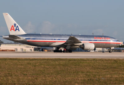 AmericanAirlines 772 N765AN MIA 281208