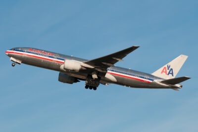 AmericanAirlines 772 N778AN LHR 060112