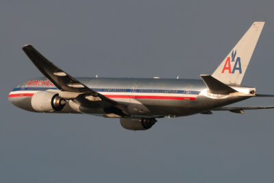 AmericanAirlines 772 N798AN LHR 060112