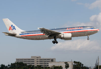 AmericanAirlines A300 N7076A MIA 010109