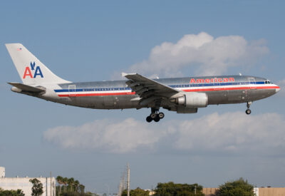 AmericanAirlines A300 N7082A MIA 010109