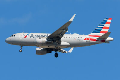 AmericanAirlines A319 N8009T JFK 130822