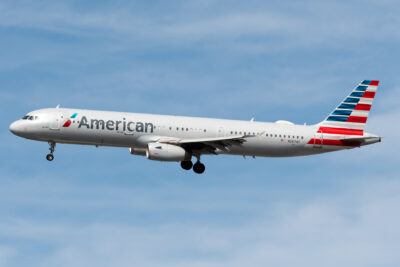 AmericanAirlines A321 N507AY LGA 120822