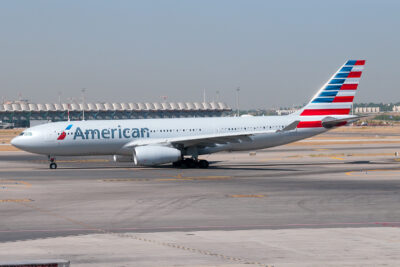 AmericanAirlines A332 N279AY MAD 060916