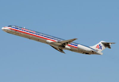 AmericanAirlines MD82 N274AA LAX 071009