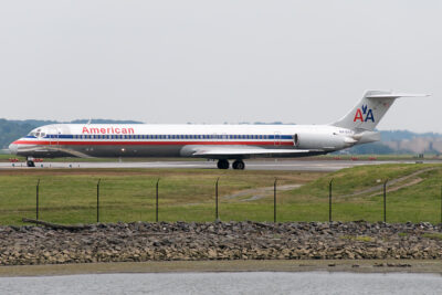 AmericanAirlines MD82 N412AA DCA 021009