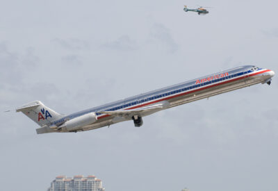 AmericanAirlines MD82 N476AA FLL 250408
