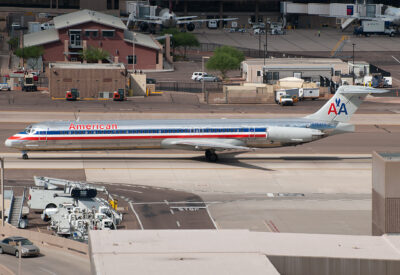 AmericanAirlines MD82 N7544A PHX 041010