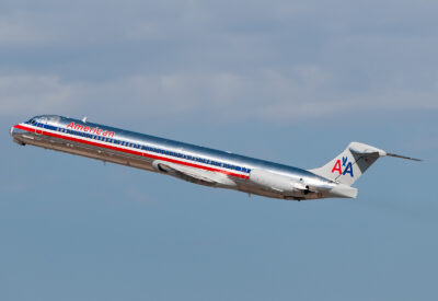AmericanAirlines MD83 N564AA LAX 071009