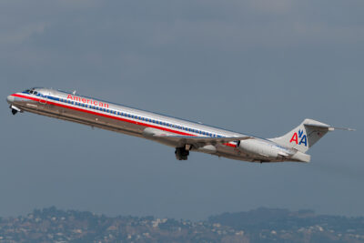 AmericanAirlines MD83 N76202 LAX 071009