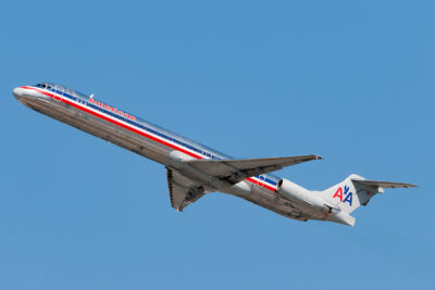 AmericanAirlines MD83 N9626F LAX 071009
