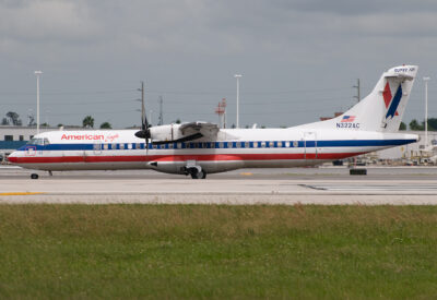 AmericanEagle ATR72 N322AC MIA 280910