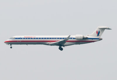 AmericanEagle CRJ700 N516AE LGA 260511