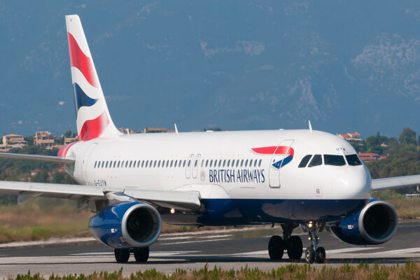 BritishAirways A32A G-EUYW CFU 300815