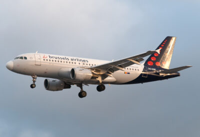BrusselsAirlines A319 OO-SSP LHR 070112