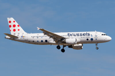 BrusselsAirlines A320 OO-SNI ATH 100623