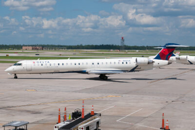 DeltaConnection CRJ900 N601LR IAH100914