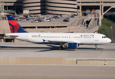 Delta A320 N329NW PHX 031010