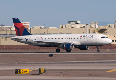 Delta A320 N338NW PHX 031010