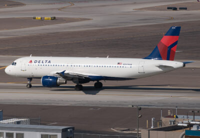 Delta A320 N345NW PHX 041010