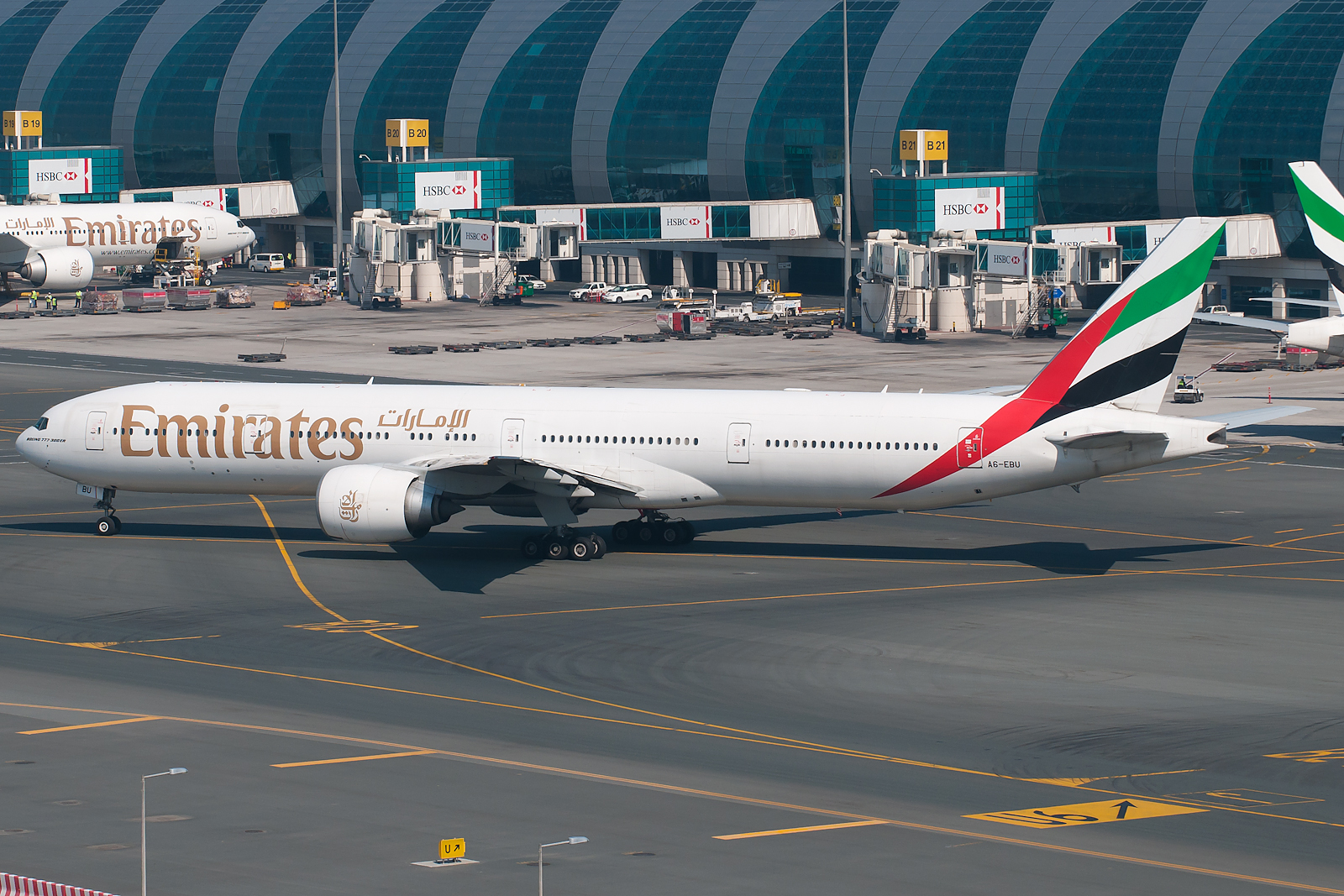 Emirates 77W A6-EBU DXB 150214