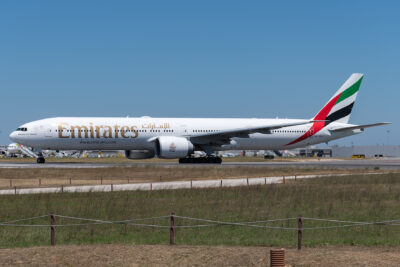 Emirates 77W A6-ENJ LIS 160618