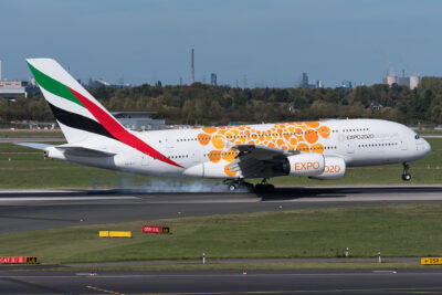 Emirates A388 A6-EEY DUS 290918a