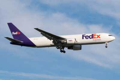 FedEx 763F N137FE BDL 110822