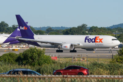 FedEx 76F N197FE EWR 130822