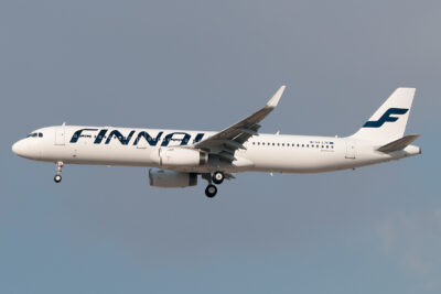 Finnair A32B OH-LZK DXB 120214