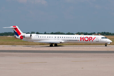 HOP CRJ1000 F-HMLM LYS 080713