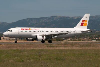 IberiaExpress A320 EC-FDA PMI 130512