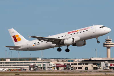 IberiaExpress A320 EC-FDB PMI 130512