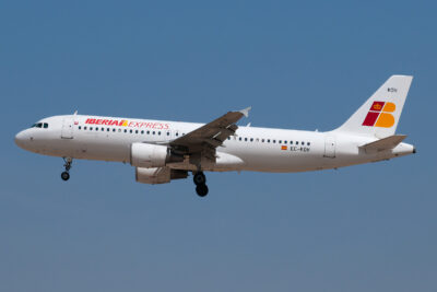 IberiaExpress A320 EC-KOH MAD 050916