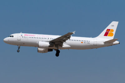 IberiaExpress A320 EC-LEA MAD 050916