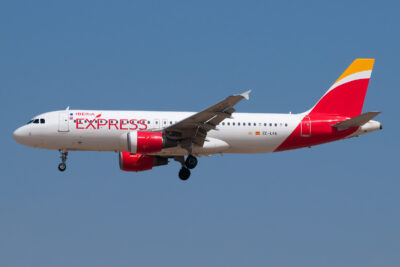 IberiaExpress A320 EC-LKG MAD 050916