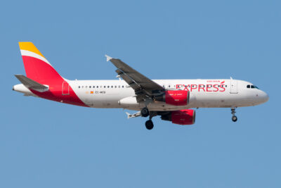 IberiaExpress A320 EC-MEG MAD 040916