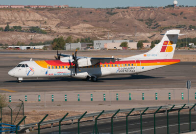 IberiaRegional ATR72 EC-HCG MAD 101011