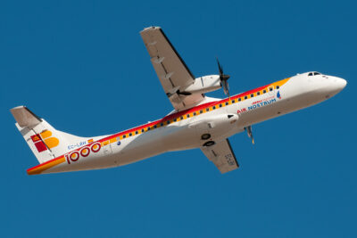 IberiaRegional ATR72 EC-LRH PMI 140512