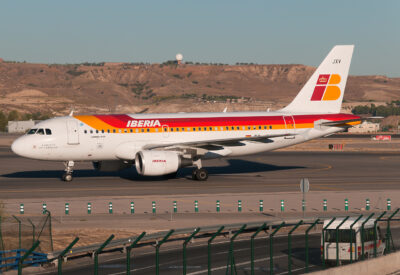 Iberia A319 EC-JXV MAD 101011