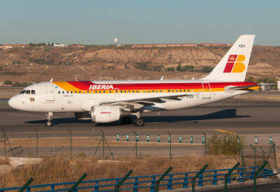 Iberia A319 EC-KBX MAD 101011