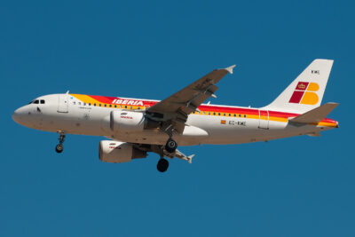Iberia A319 EC-KME MAD 111011