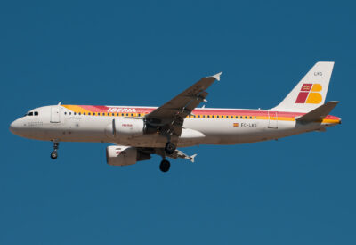 Iberia A320 EC-LKG MAD 111011