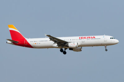 Iberia A321 EC-IJN MAD 040916