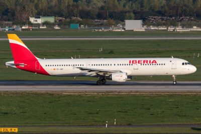 Iberia A321 EC-JQZ DUS 290918