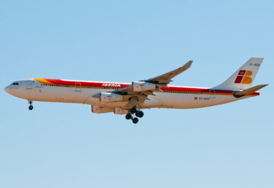 Iberia A343 EC-GGS MAD 111011