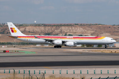Iberia A346 EC-IZY MAD 030916