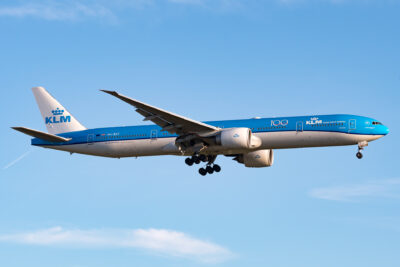 KLM 77W PH-BVF AMS 310720